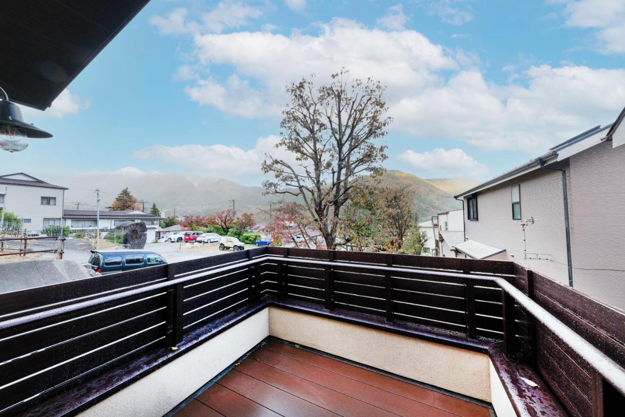 スタジオーネ 箱根強羅 East - Stagione Hakone Gora East Appartement Buitenkant foto