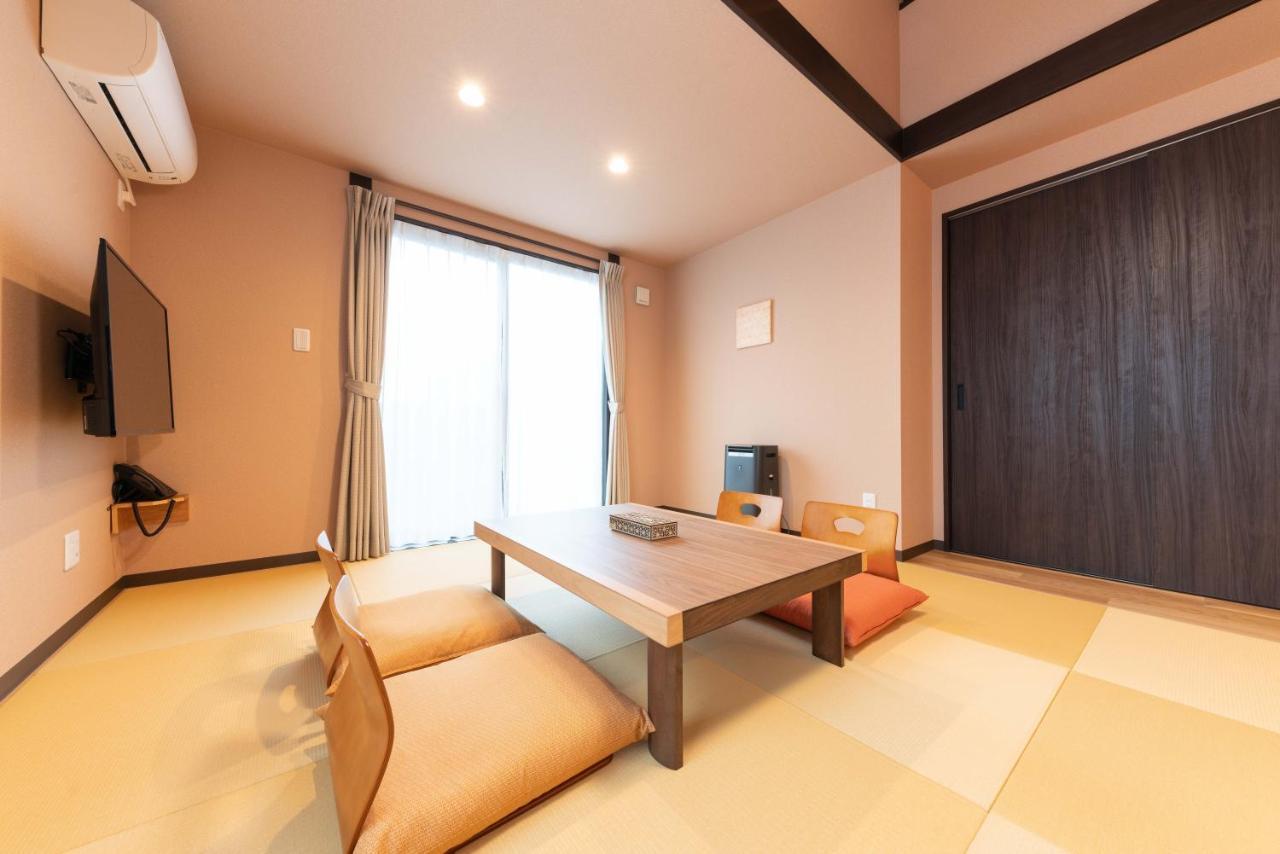 スタジオーネ 箱根強羅 East - Stagione Hakone Gora East Appartement Buitenkant foto