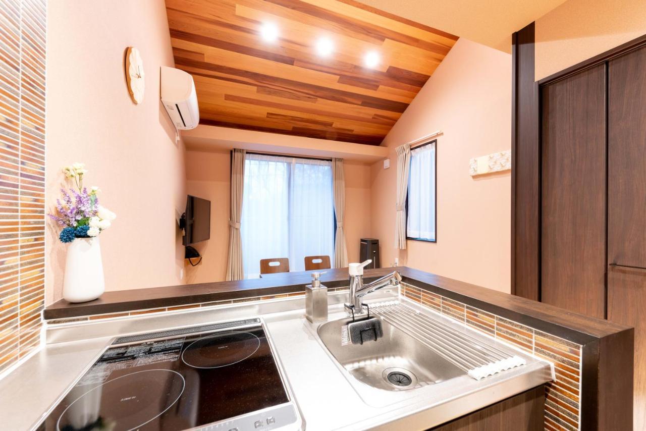 スタジオーネ 箱根強羅 East - Stagione Hakone Gora East Appartement Buitenkant foto