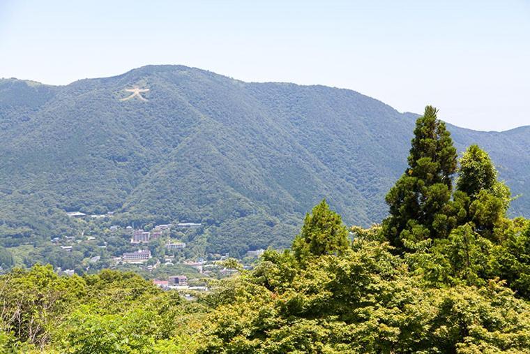スタジオーネ 箱根強羅 East - Stagione Hakone Gora East Appartement Buitenkant foto